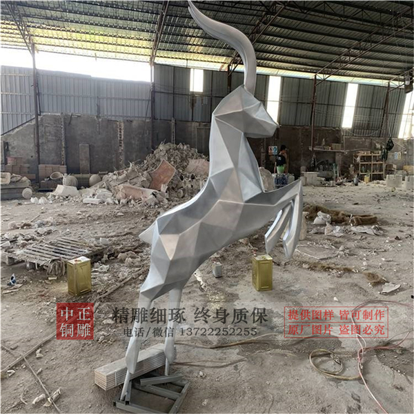 不銹鋼雕塑鹿價格.jpg 不銹鋼雕塑鹿價格.jpg