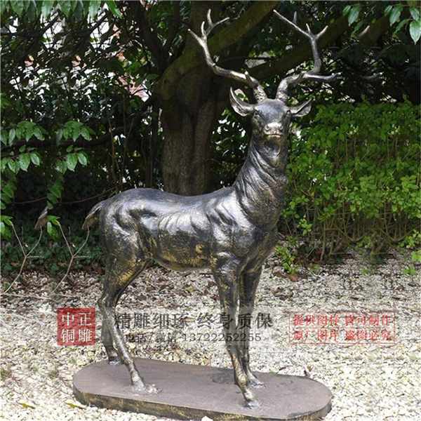 廣場(chǎng)銅鹿.jpg 廣場(chǎng)銅鹿.jpg