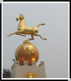 踩球鑄銅馬雕塑 踩球鑄銅馬雕塑